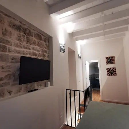 Corte San Triggiano 13 Citta Vecchia, Bari